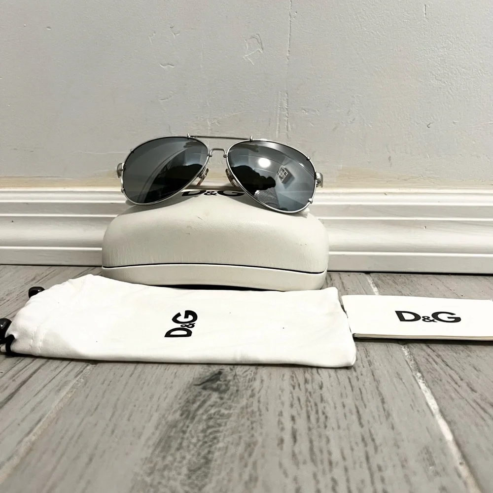 D&G Aviator Mirrored Sunglasses - Picture 5 of 9